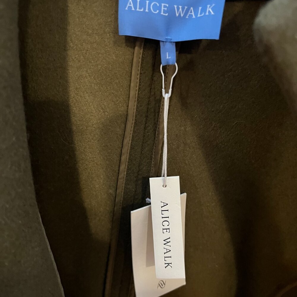 Alice Walk “The Cape” – Timeless Wool Cape - Picture 2 of 9